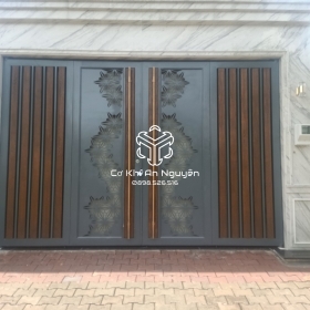 Cửa Thép  2 Cánh Ốp Gỗ